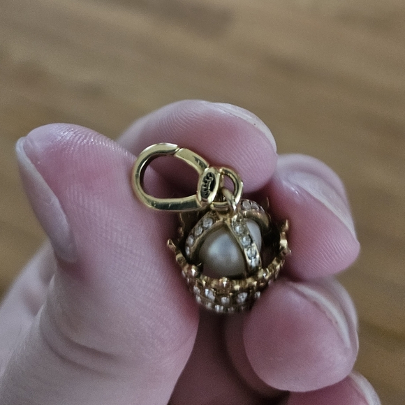 Rare New Juicy Couture Gold Tone C Crown Mini Charm With Pearl And J - Picture 7 of 16